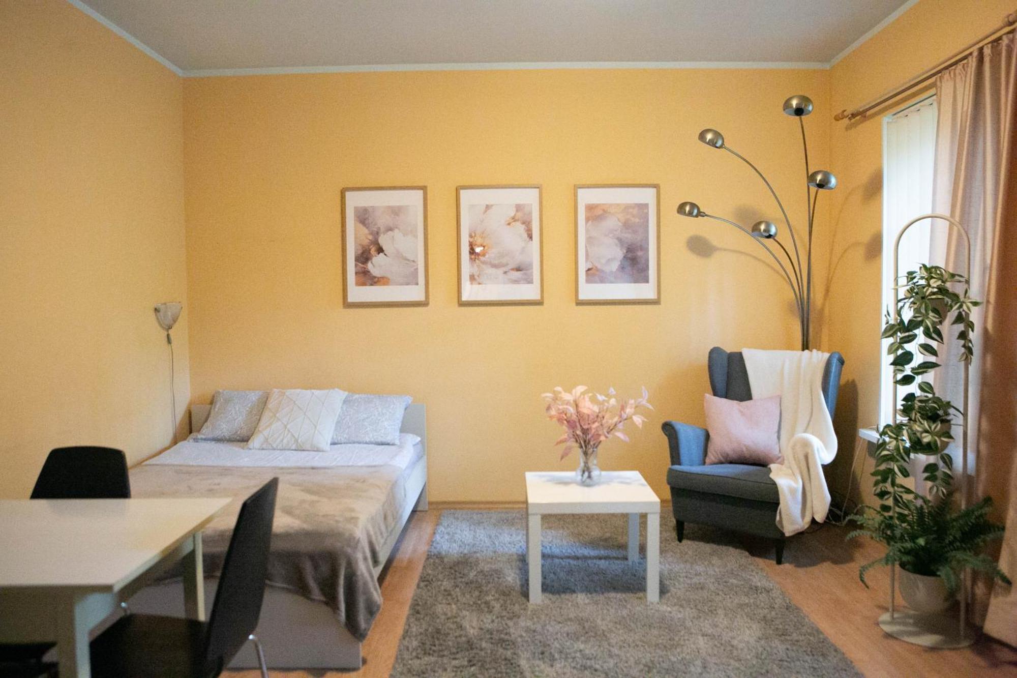 Center Of City Apartments, Bus Station 1Min, Airport 5 Min Talin Quarto foto